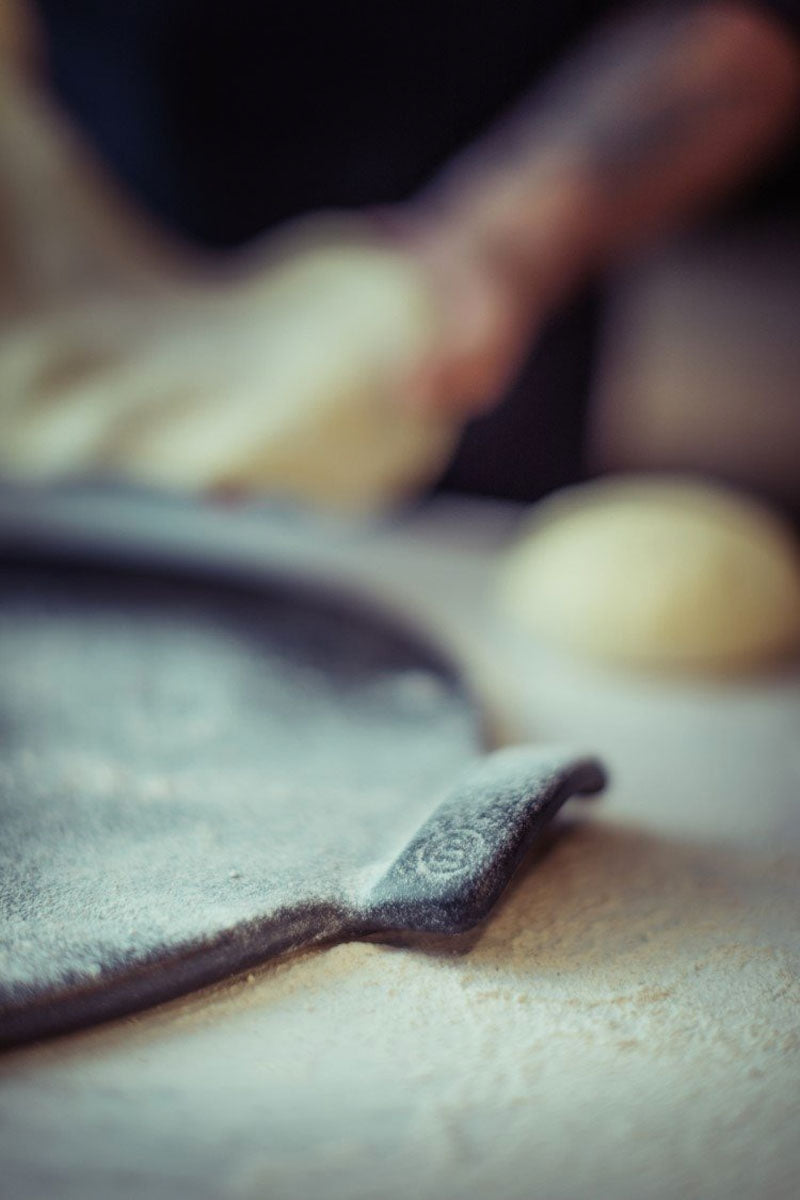Piatto Pietra Per Pizza In Ceramica Fusain Emile Henry Emile Henry