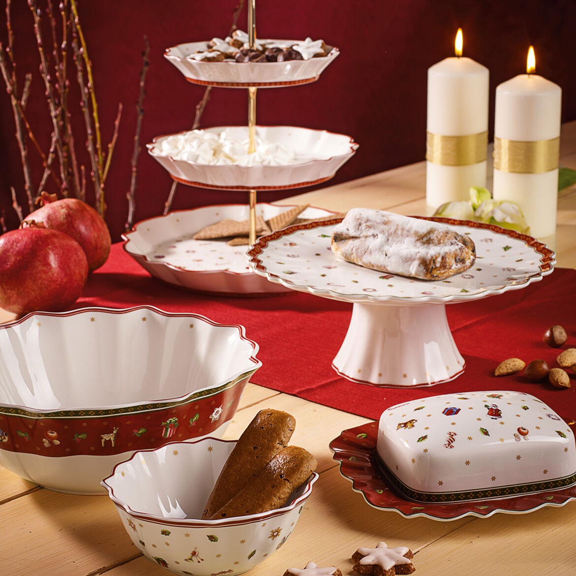 Toy`s Delight Footed cake plate small Villeroy E Boch