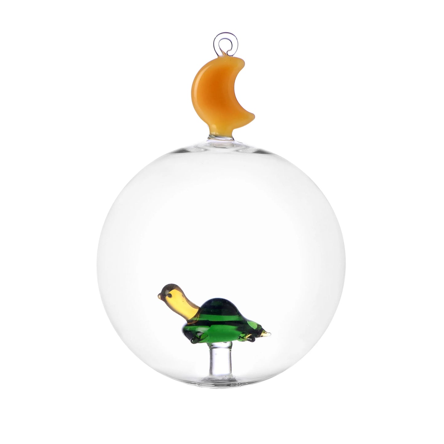 La qualità artigianale si unisce a un design senza tempo. Queste sfere sono perfette per chi ama un Natale sofisticato, ricco di dettagli curati e tradizione. Ideali anche come regalo esclusivo.