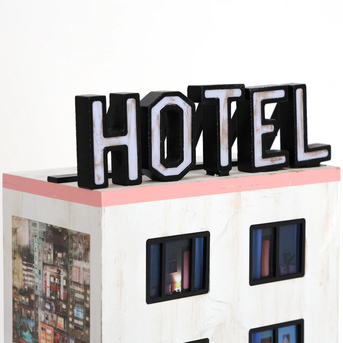 Lampada Artistica In Mdf Hotel Voyeur Seletti