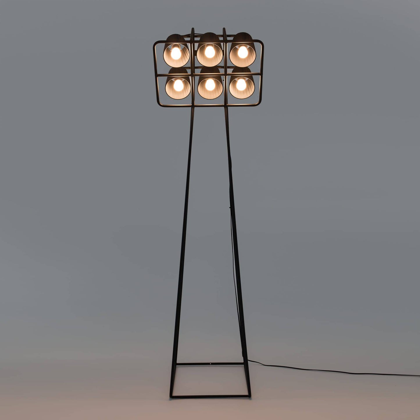 lampada nera da terra multilamp