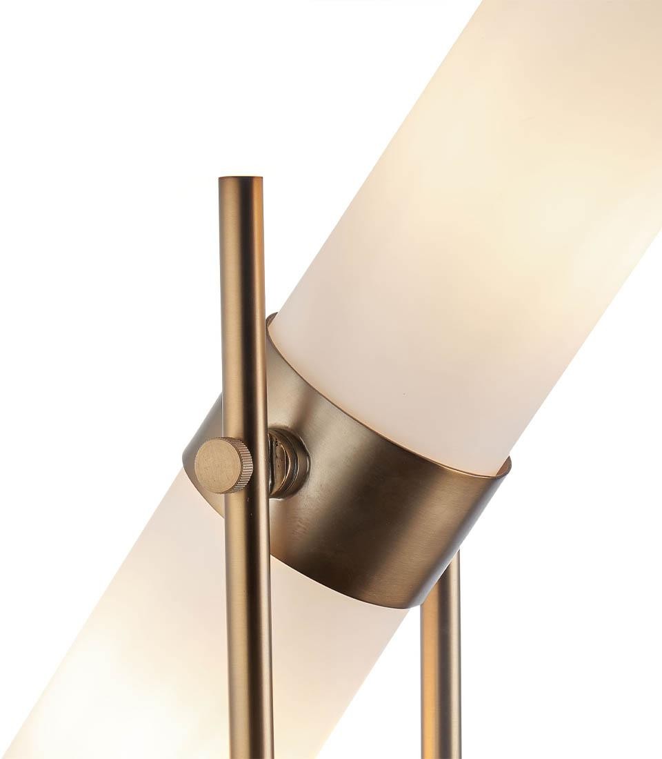 Lampada da tavolo con base in marmo vintage oro