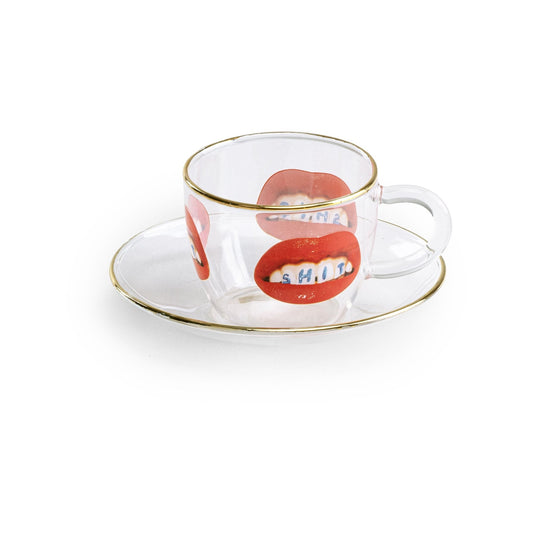 Un tocco leggermente retrò per una collezione moderna e audace, nel classico stile TOILETPAPER.