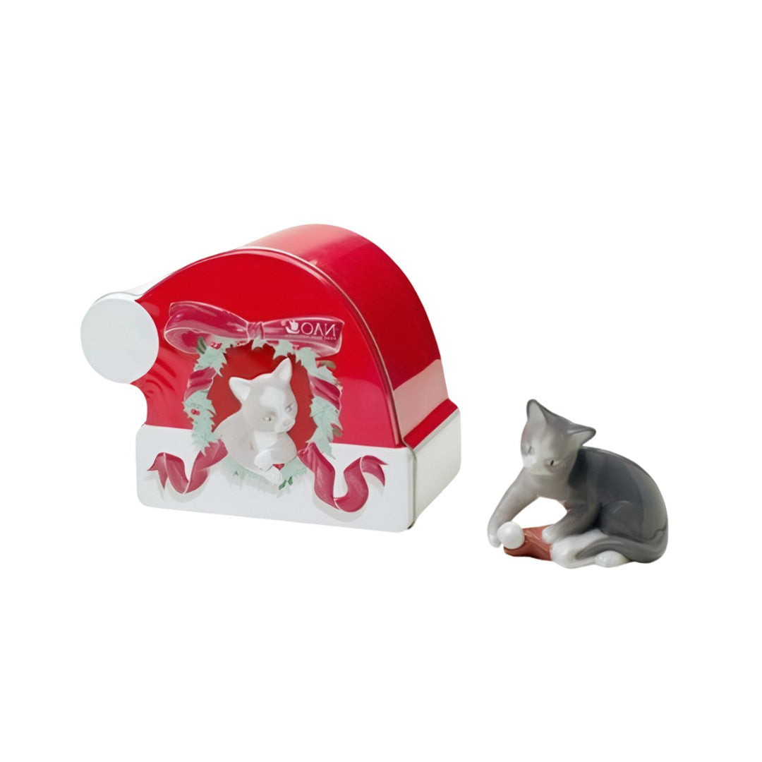 Statuina il natale del mio gattino nao Nao By Lladro`