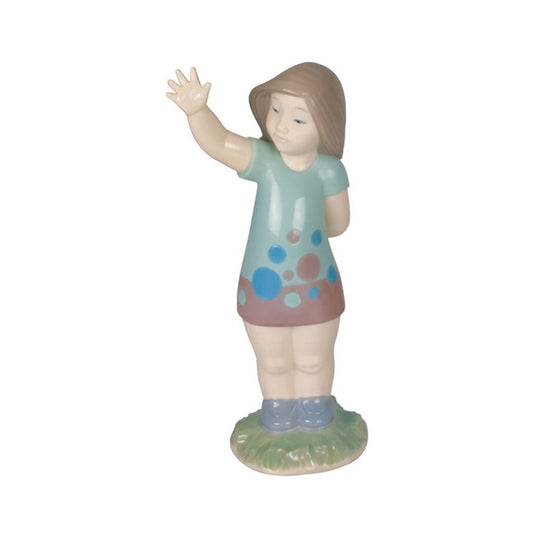 Bimba che saluta Nao By Lladro`