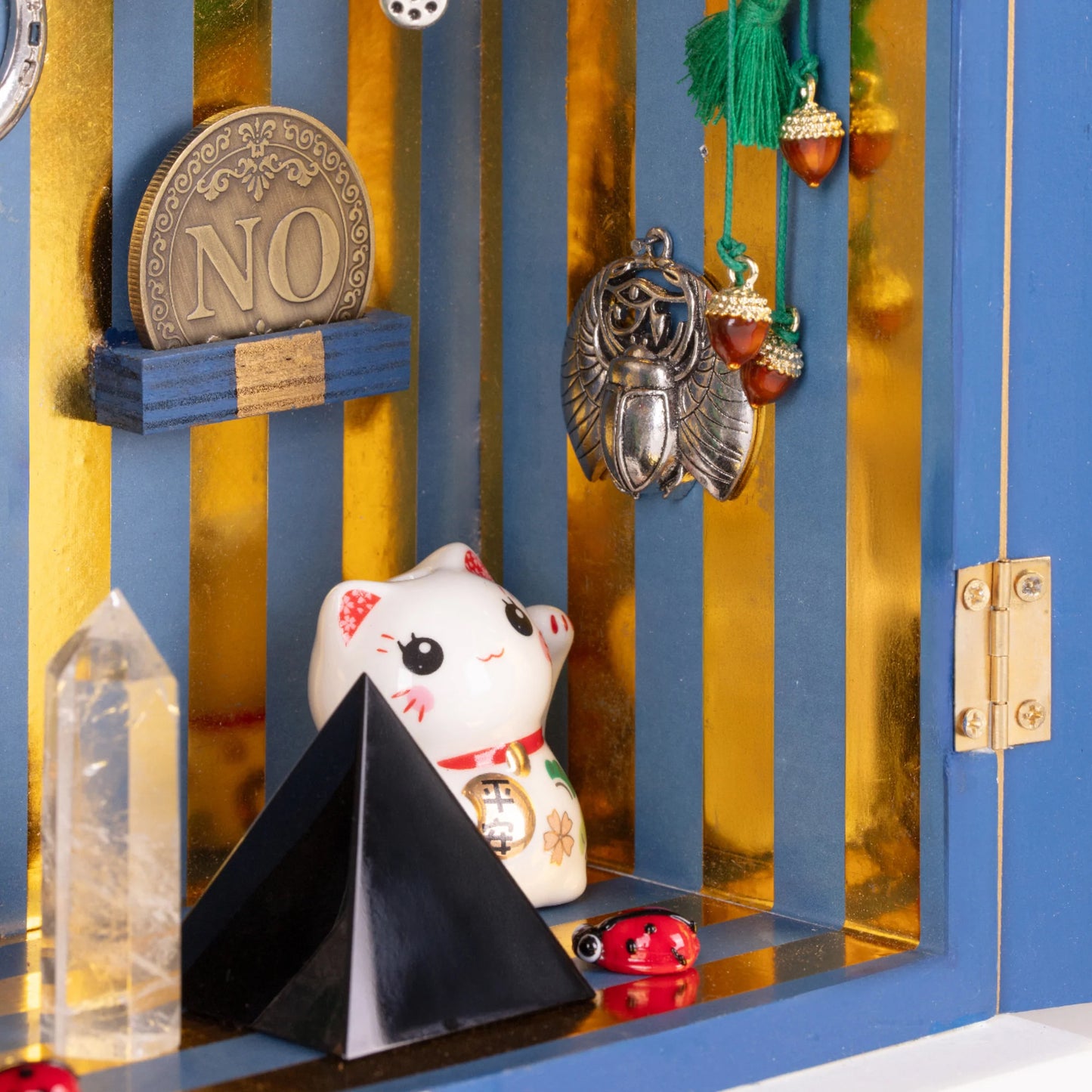 Lucky Temple Seletti