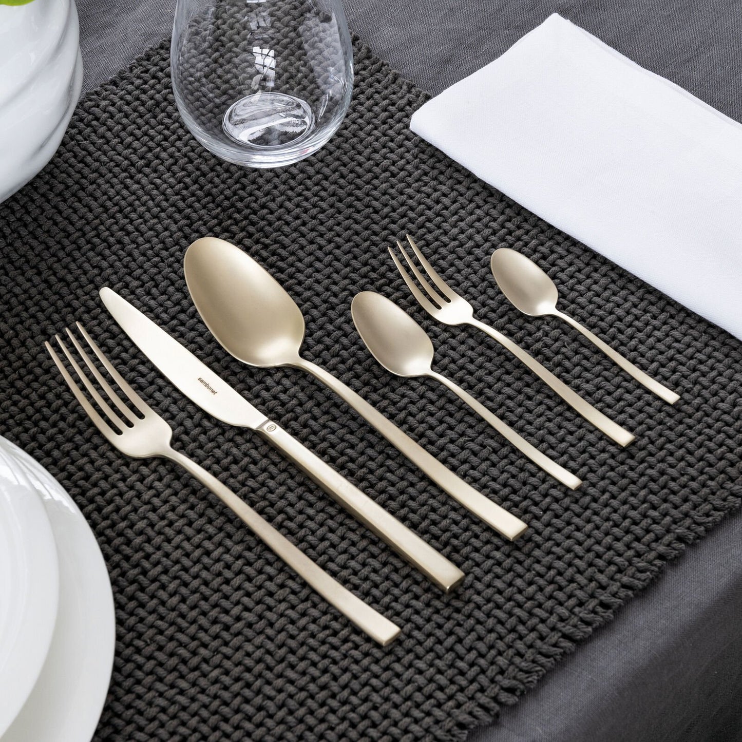 Rock Servizio tavola 60 posate Antique PVD Champagne