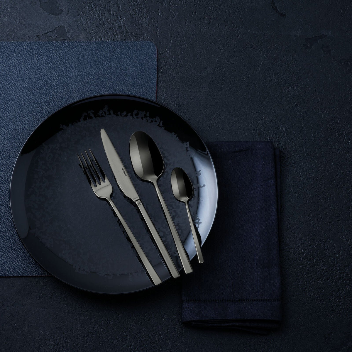 Rock Servizio tavola 24 posate Mirror PVD 2Black
