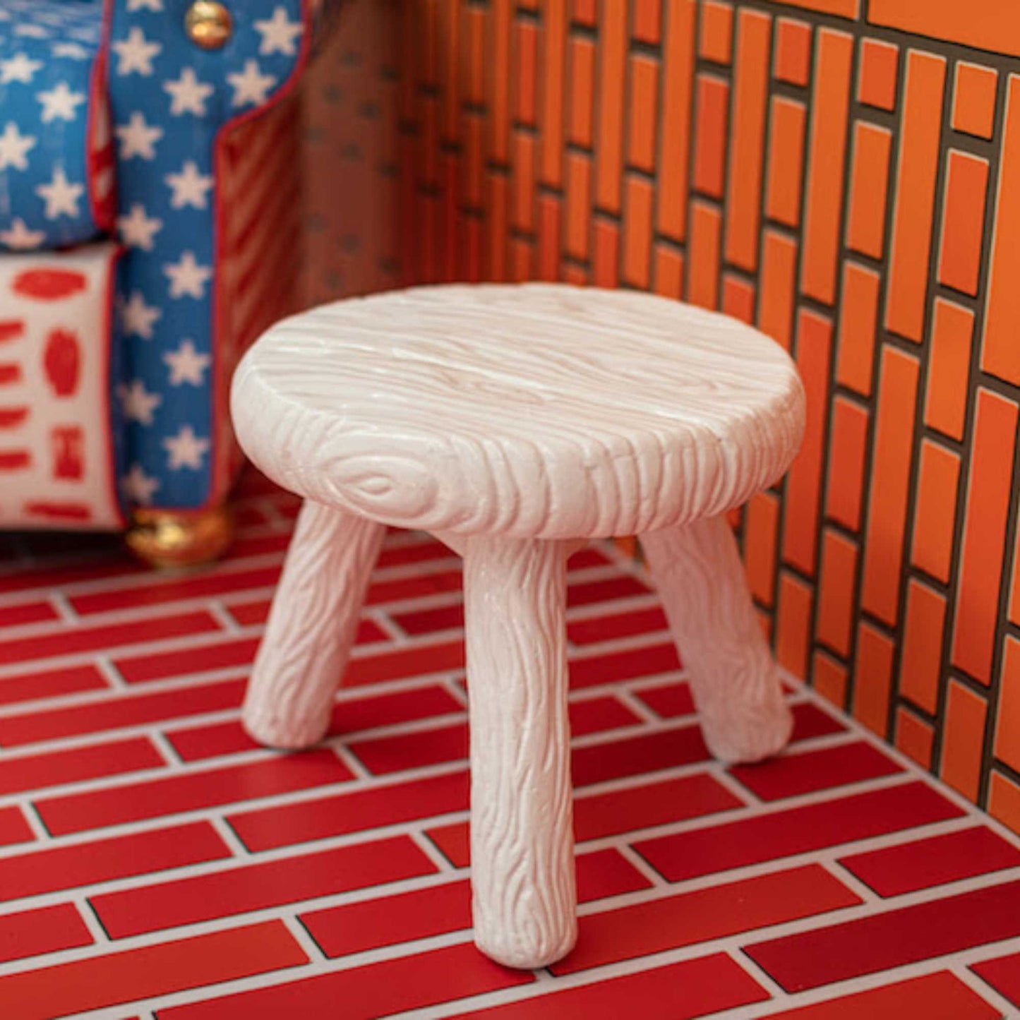 Sgabello bianco Milk Stool