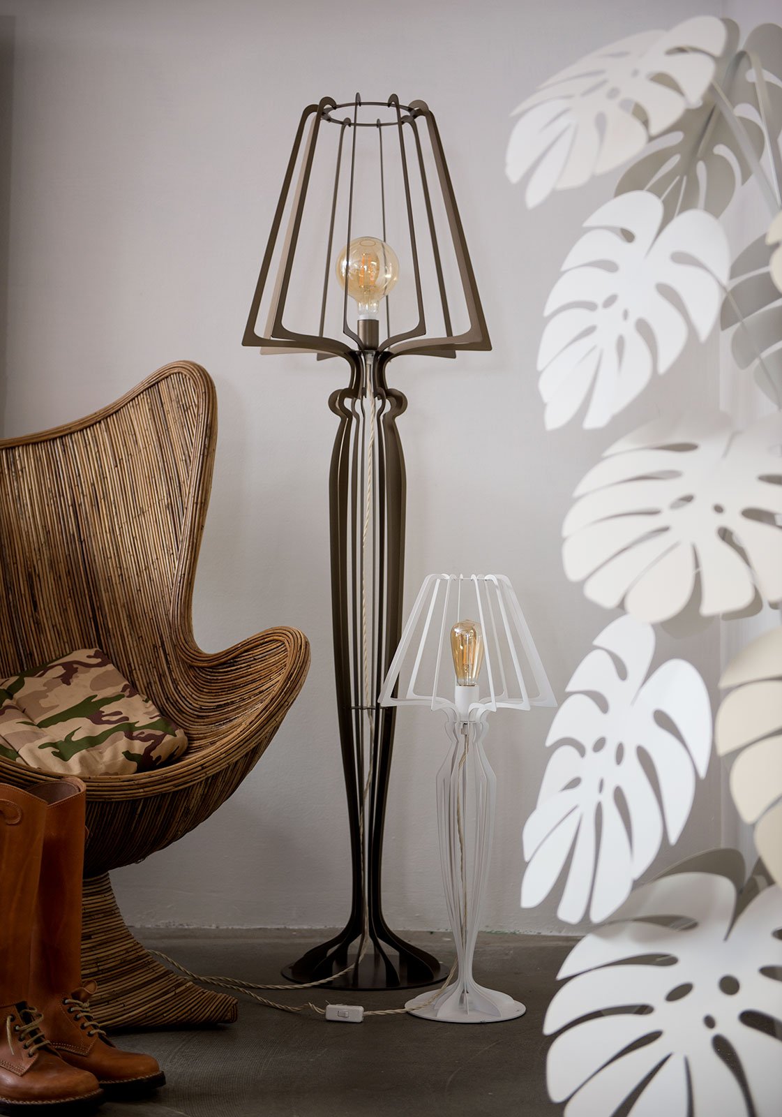Lampada da terra moderna Monstera grande Arti E Mestieri